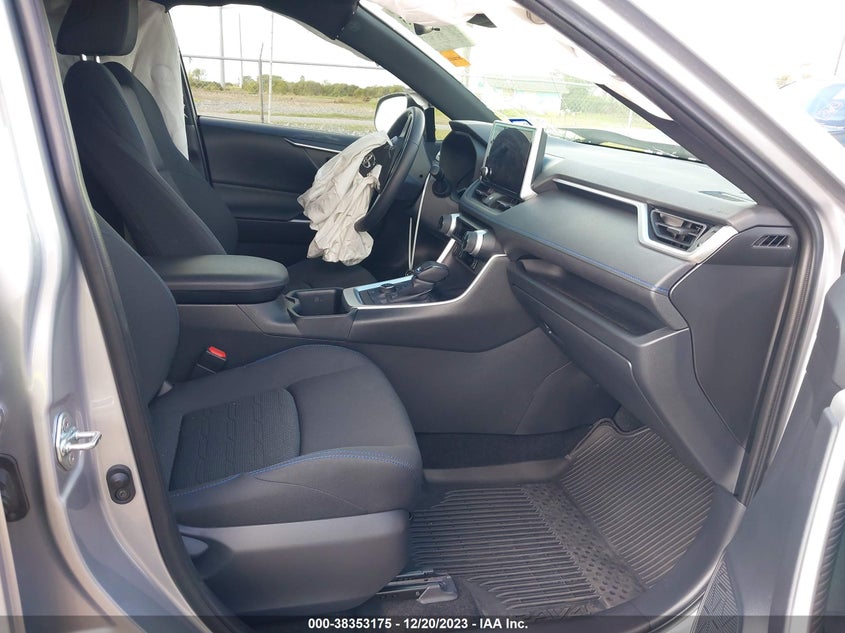VIN JTM16RFV6PD106613 2023 TOYOTA RAV4 SE