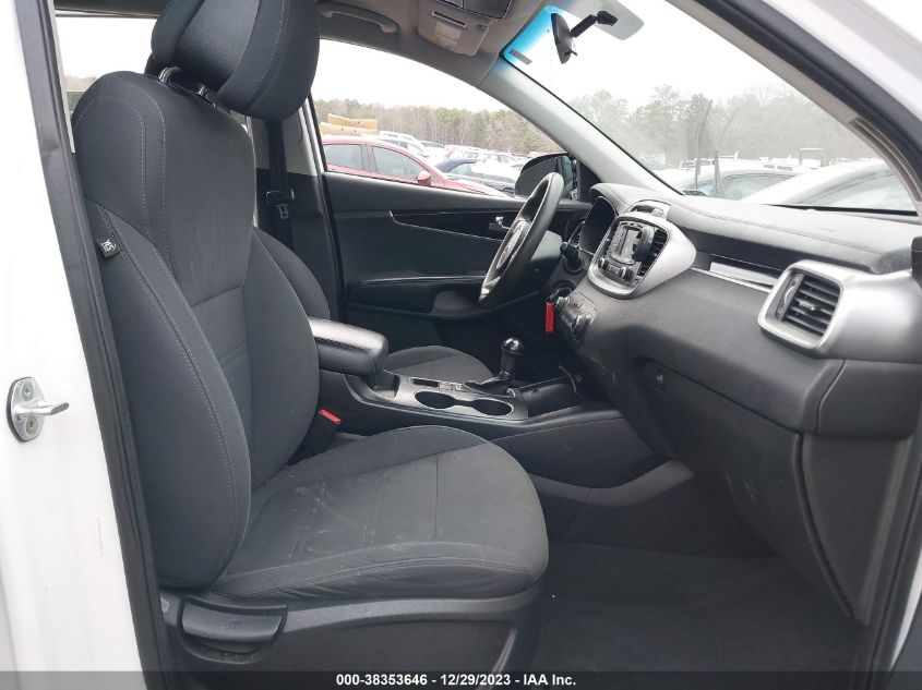 2016 KIA SORENTO 2.4L LX - 5XYPG4A34GG120141