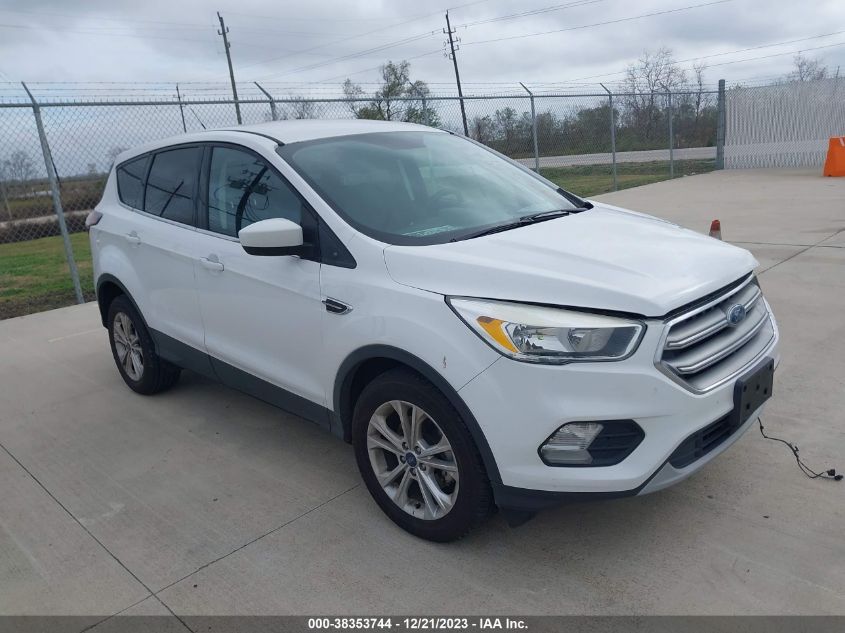 2017 FORD ESCAPE SE - 1FMCU0GD0HUB30533