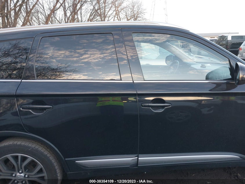VIN JA4AD3A34JZ009052 2018 MITSUBISHI OUTLANDER SEL