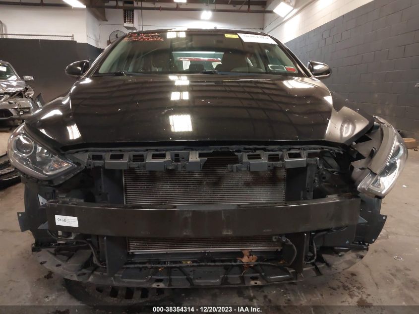 2018 HYUNDAI ELANTRA SEL - 5NPD84LF9JH383622