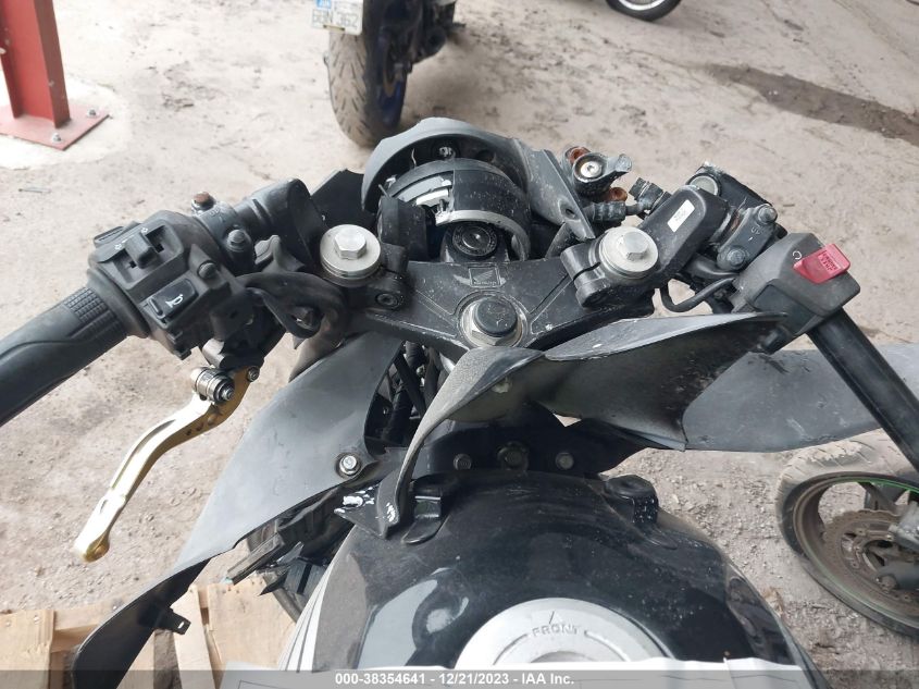 2013 HONDA CBR250 R MLHMC4107D5300445