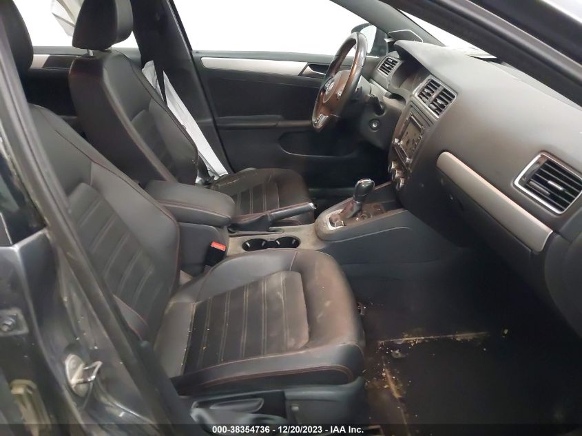 2013 VOLKSWAGEN JETTA GLI - 3VW467AJ6DM361216