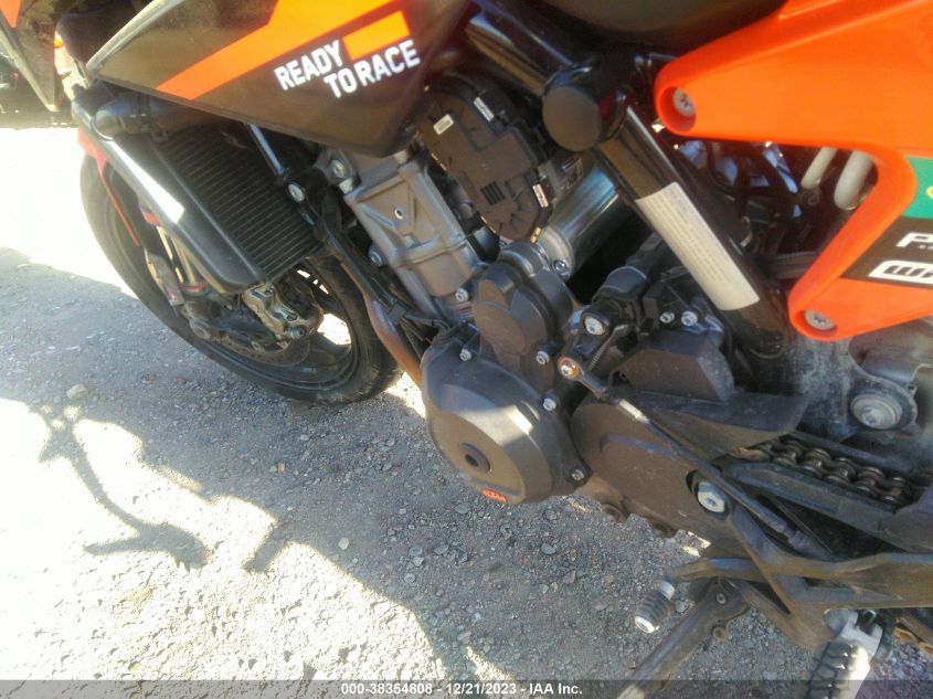 2022 KTM 890 DUKE R - VBKTU9408NM840932