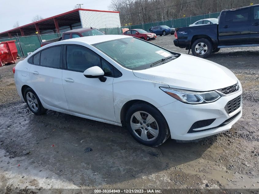 Lot #2550792224 2017 CHEVROLET CRUZE LS AUTO salvage car