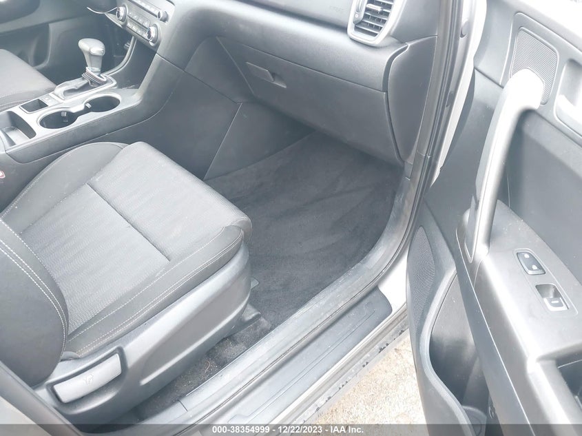 VIN KNDPM3AC9L7804144 2020 KIA SPORTAGE LX