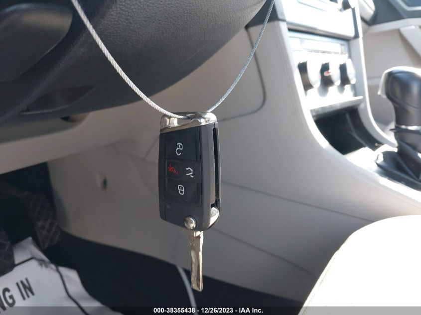 2016 VOLKSWAGEN GOLF TSI SE 4-DOOR - 3VW217AU1GM029740