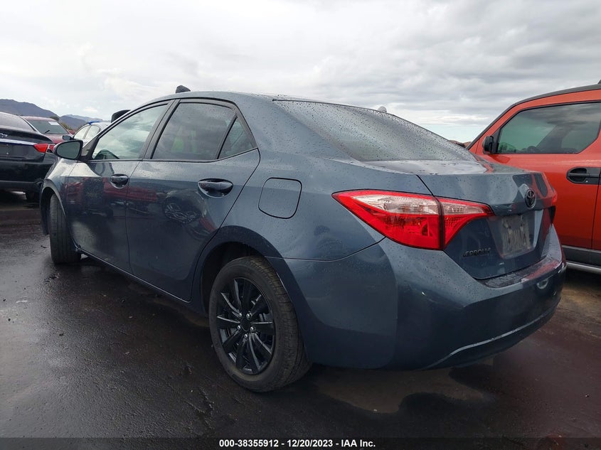 VIN 2T1BURHE3JC099714 2018 TOYOTA COROLLA LE
