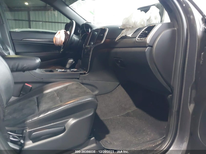 VIN 1C4RJFAG1JC435497 2018 JEEP GRAND CHEROKEE LAREDO