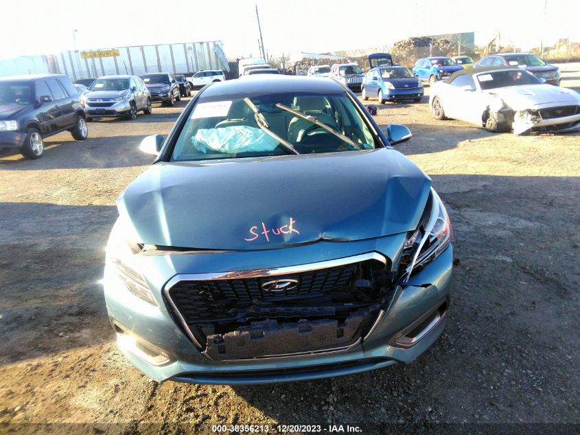 2016 HYUNDAI SONATA HYBRID SE - KMHE24L18GA039754