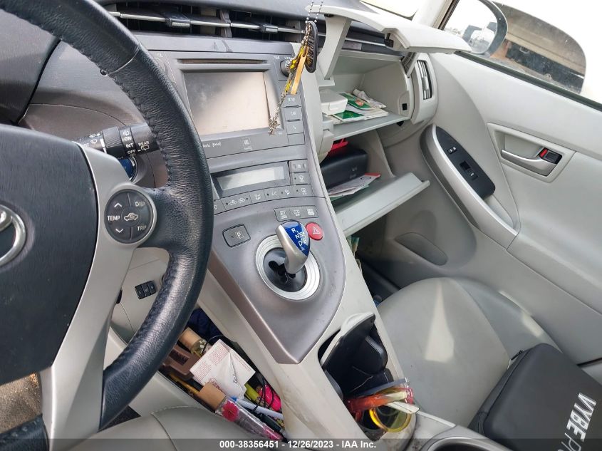 2015 TOYOTA PRIUS FOUR - JTDKN3DUXF1927163