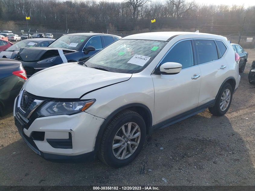 VIN KNMAT2MT3JP550586 2018 NISSAN ROGUE S/SV