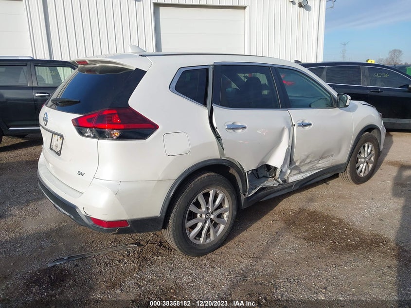 VIN KNMAT2MT3JP550586 2018 NISSAN ROGUE S/SV