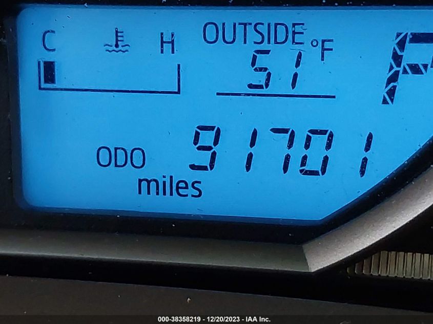 2014 TOYOTA RAV4 XLE - JTMWFREV3EJ022268