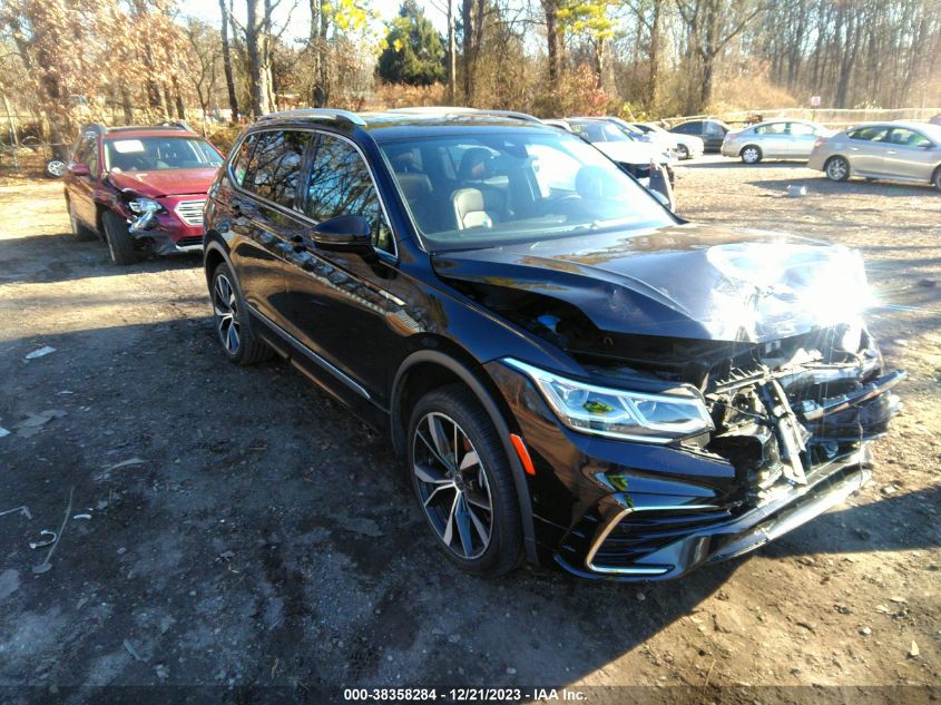 Lot #2541527969 2022 VOLKSWAGEN TIGUAN 2.0T SEL R-LINE salvage car