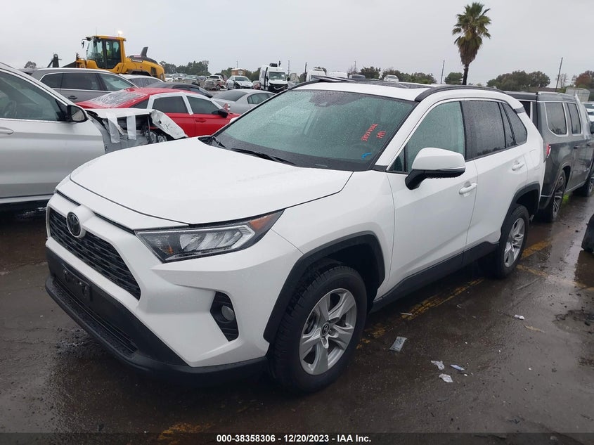 VIN 2T3W1RFV2MC098921 2021 TOYOTA RAV4 XLE/XLE PREMIUM