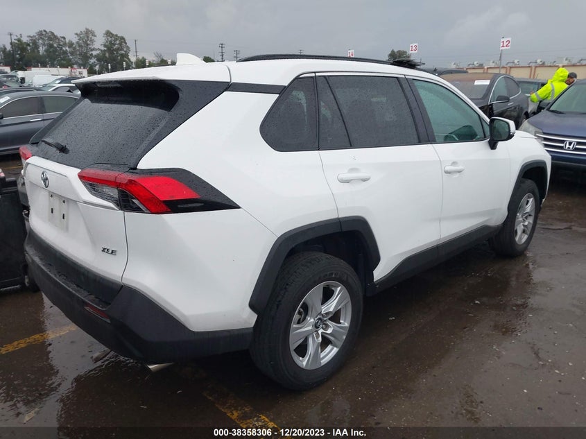 VIN 2T3W1RFV2MC098921 2021 TOYOTA RAV4 XLE/XLE PREMIUM