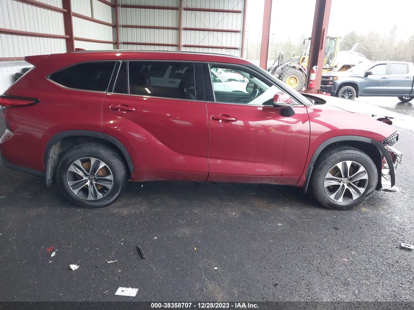 VIN 5TDHZRBH4MS531463 2021 TOYOTA HIGHLANDER XLE