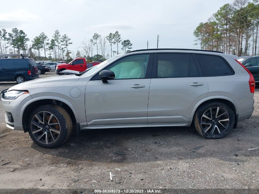 2023 VOLVO XC90 RECHARGE PLUG-IN HYBRID T8 PLUS DARK THEME 7-SEATER YV4H60CW1P1956400