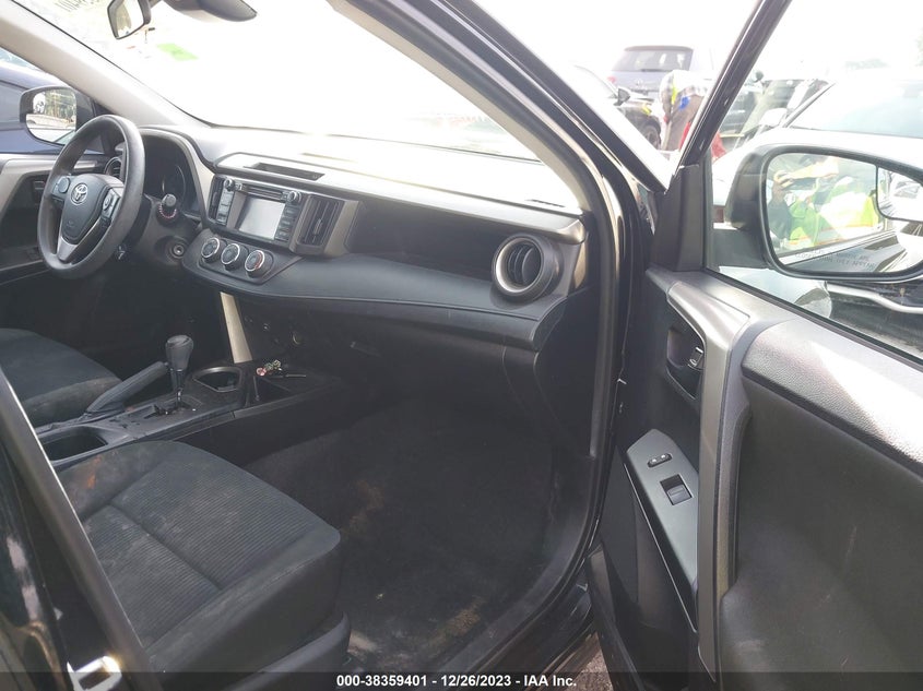 VIN 2T3ZFREV0JW504785 2018 TOYOTA RAV4 LE