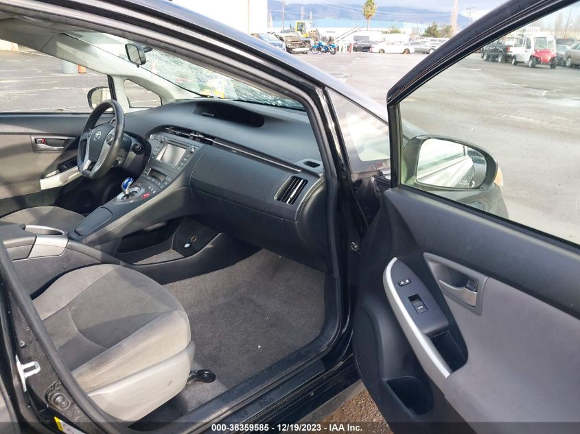 2014 TOYOTA PRIUS TWO - JTDKN3DU9E0382657