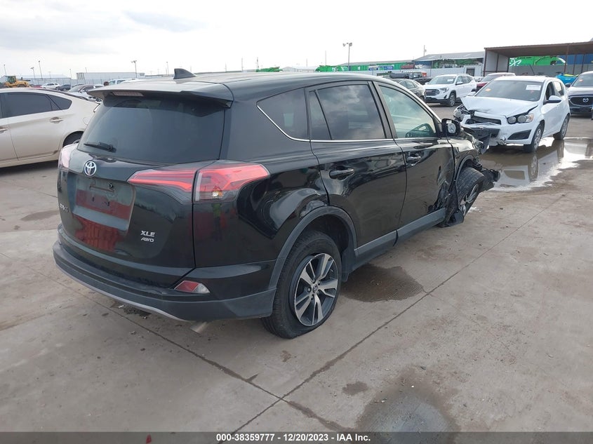 VIN 2T3RFREV8JW798047 2018 TOYOTA RAV4 XLE