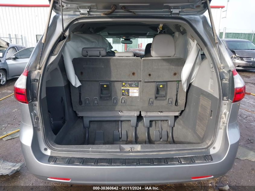 5TDYZ3DC7JS946674 2018 TOYOTA SIENNA, photo no. 17