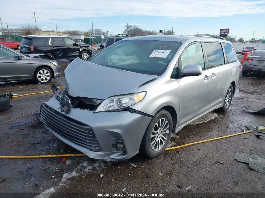 5TDYZ3DC7JS946674 2018 TOYOTA SIENNA, photo no. 2