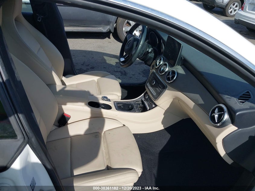VIN WDDSJ4EB4KN764422 2019 MERCEDES-BENZ CLA 250