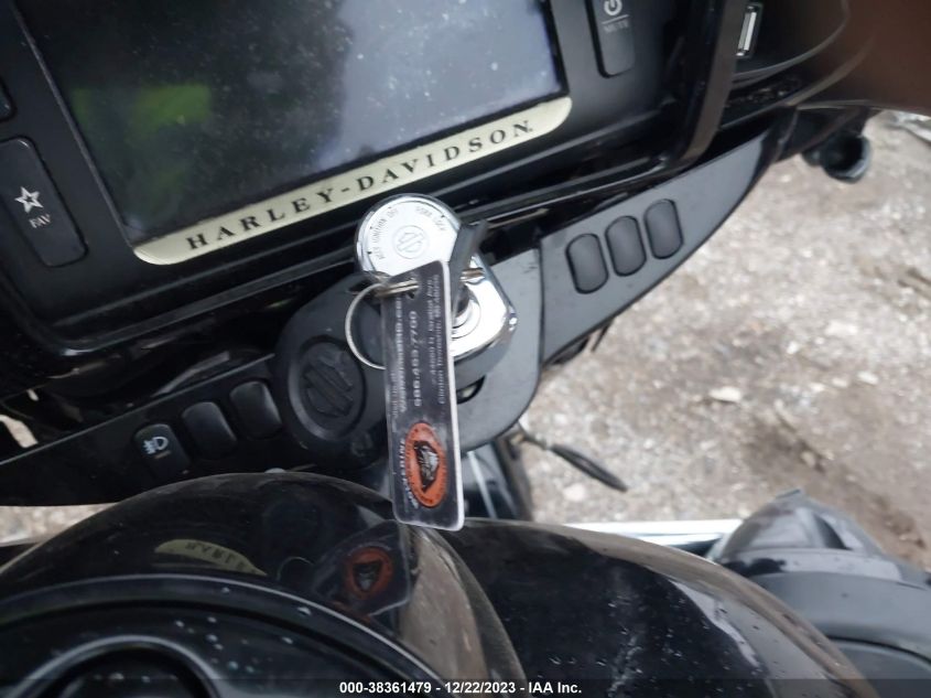 2015 HARLEY-DAVIDSON FLHTKL ULTRA LIMITED LOW 1HD1KKL16FB669545