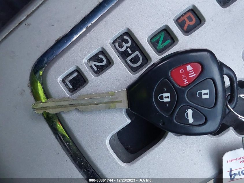 2013 TOYOTA COROLLA LE - 5YFBU4EE7DP158534