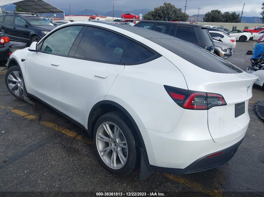 VIN 7SAYGDEE8PA137046 2023 TESLA MODEL Y