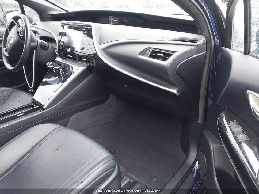 VIN JTDBVRBD8JA004565 2018 TOYOTA MIRAI