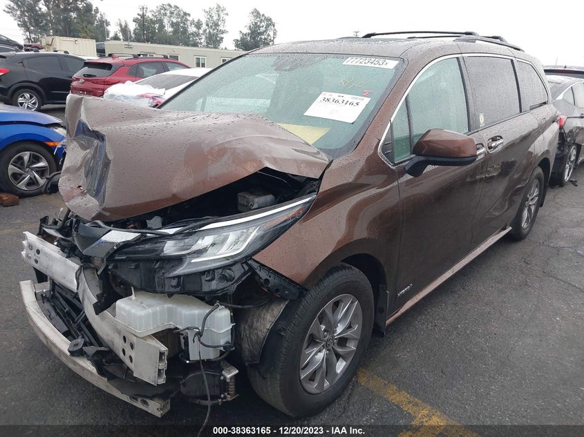 VIN 5TDYRKEC7MS072100 2021 TOYOTA SIENNA XLE