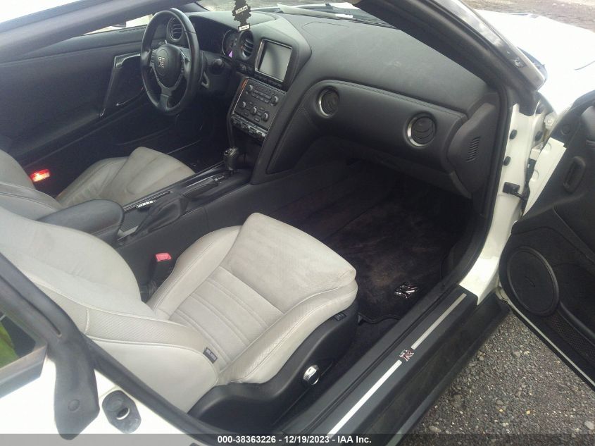 2013 NISSAN GT-R PREMIUM JN1AR5EF1DM260820