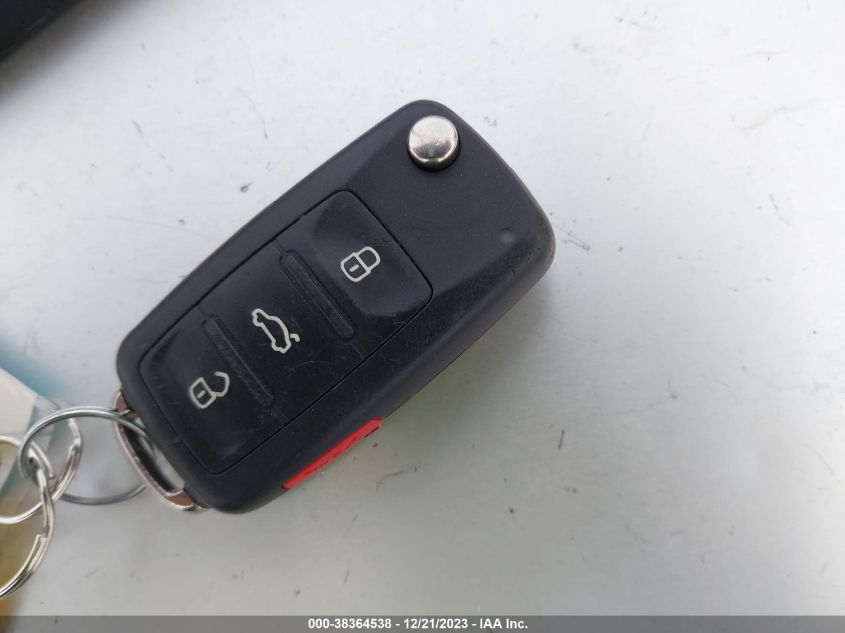 2013 VOLKSWAGEN JETTA HYBRID SEL 3VW637AJ6DM215738