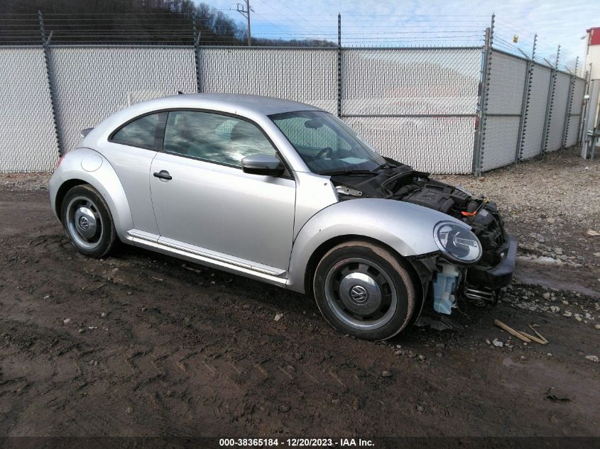 2015 VOLKSWAGEN BEETLE 1.8T CLASSIC - 3VWF17AT1FM604023