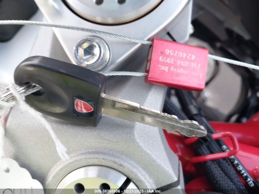 2018 DUCATI SUPERSPORT ZDMVABDS7JB006396