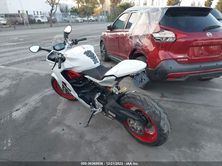 2018 DUCATI SUPERSPORT ZDMVABDS7JB006396