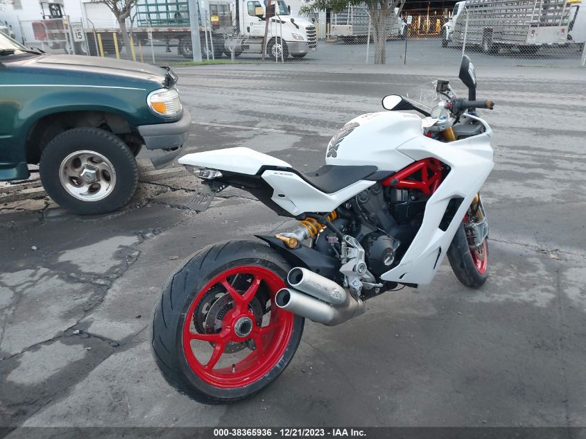 2018 DUCATI SUPERSPORT ZDMVABDS7JB006396