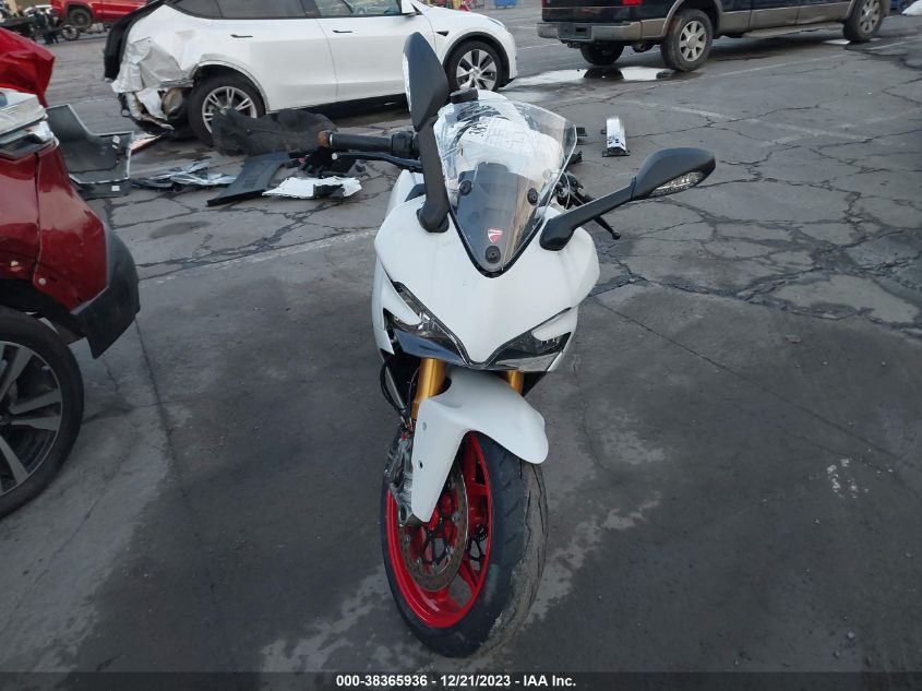 2018 DUCATI SUPERSPORT ZDMVABDS7JB006396