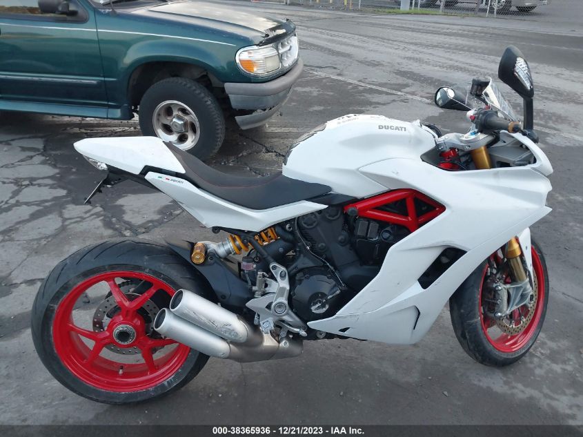 2018 DUCATI SUPERSPORT ZDMVABDS7JB006396