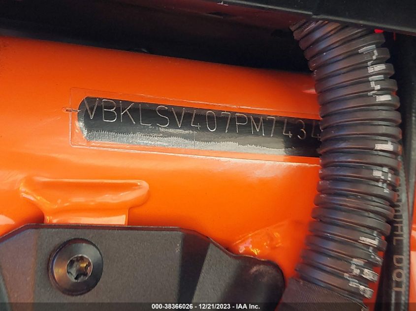 2023 KTM 690 SMC R VBKLSV407PM743481