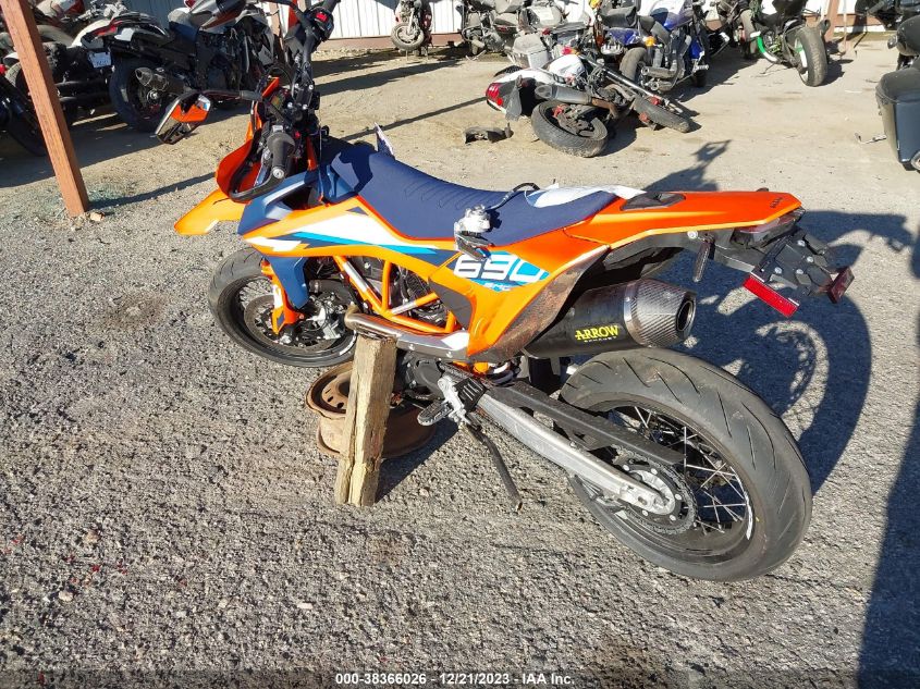2023 KTM 690 SMC R VBKLSV407PM743481
