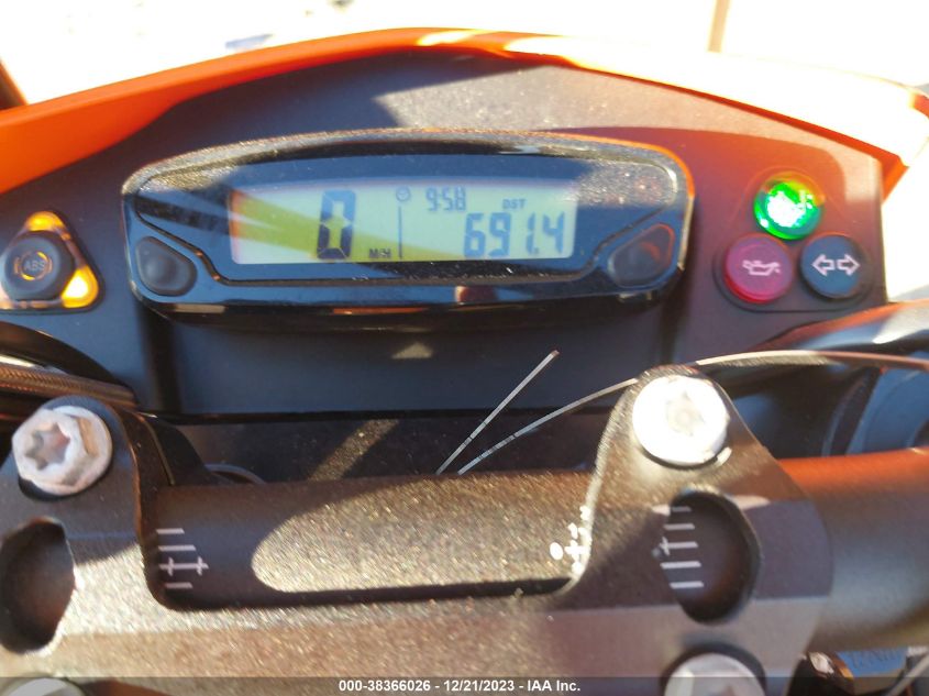 2023 KTM 690 SMC R VBKLSV407PM743481