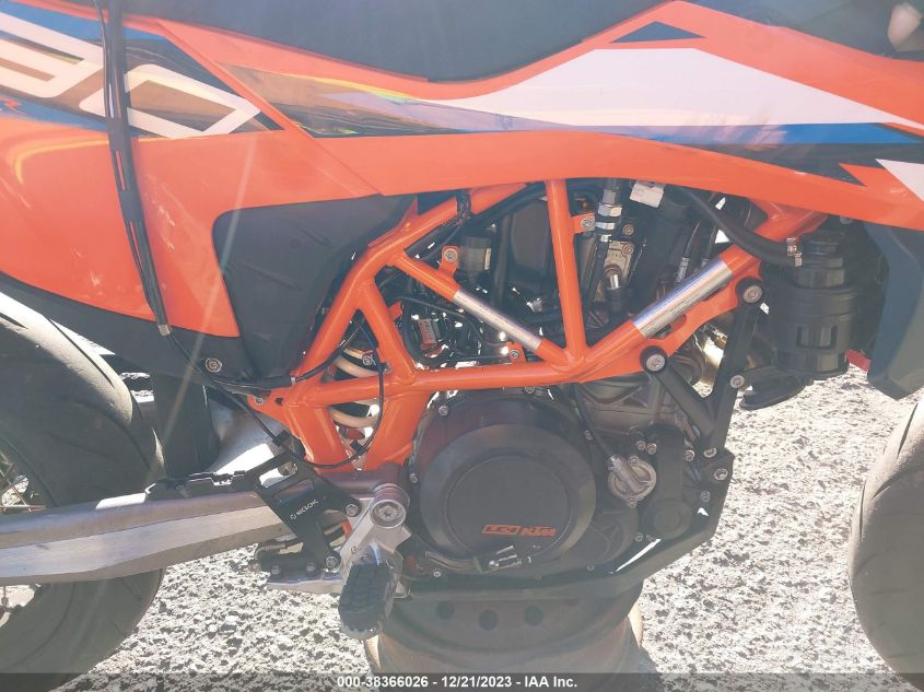 2023 KTM 690 SMC R VBKLSV407PM743481