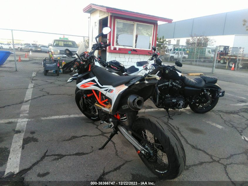2019 KTM 690 SMC R VBKLSV402KM764084