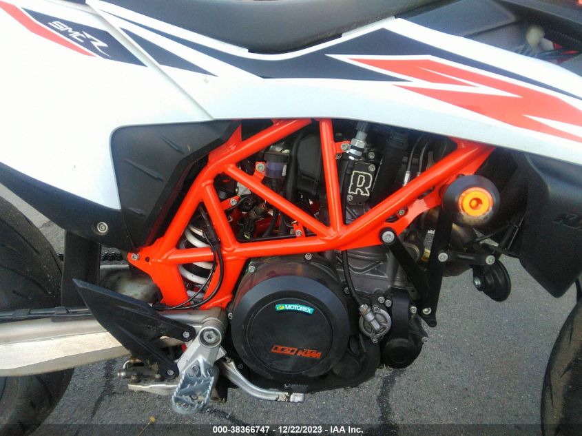 2019 KTM 690 SMC R VBKLSV402KM764084