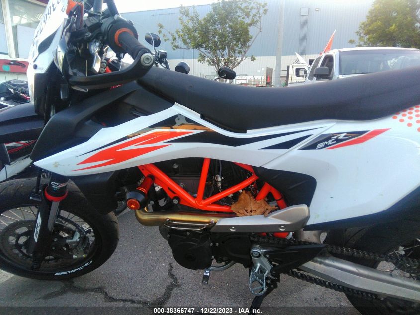 2019 KTM 690 SMC R VBKLSV402KM764084