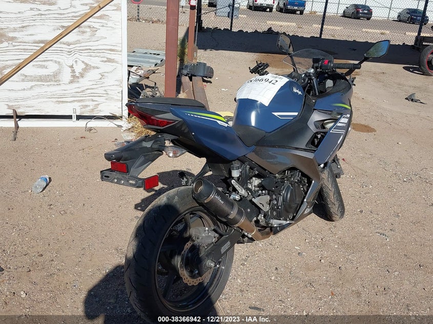 VIN JKAEXKH10NDAG4946 2022 KAWASAKI EX400